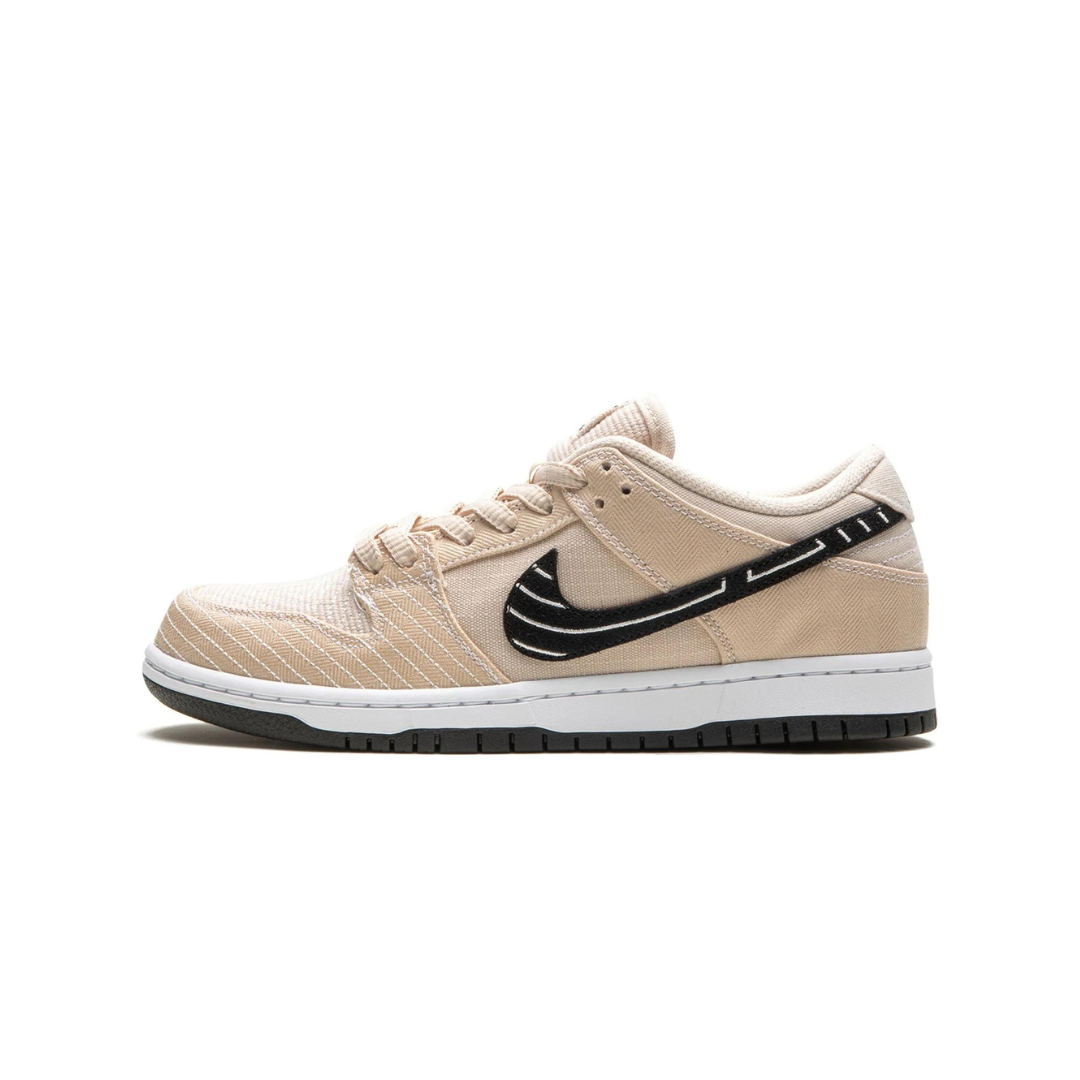 Nike SB Dunk Low Albino & Preto by Nike Dunk