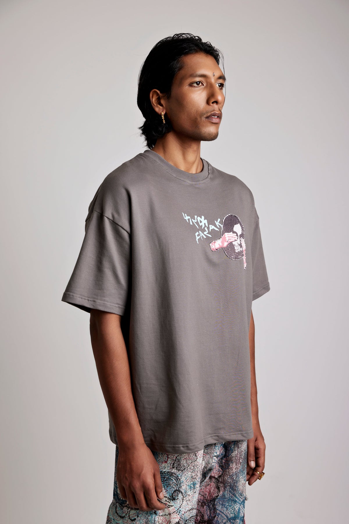 Mumtaz Andekhi - Tshirt by FARAK