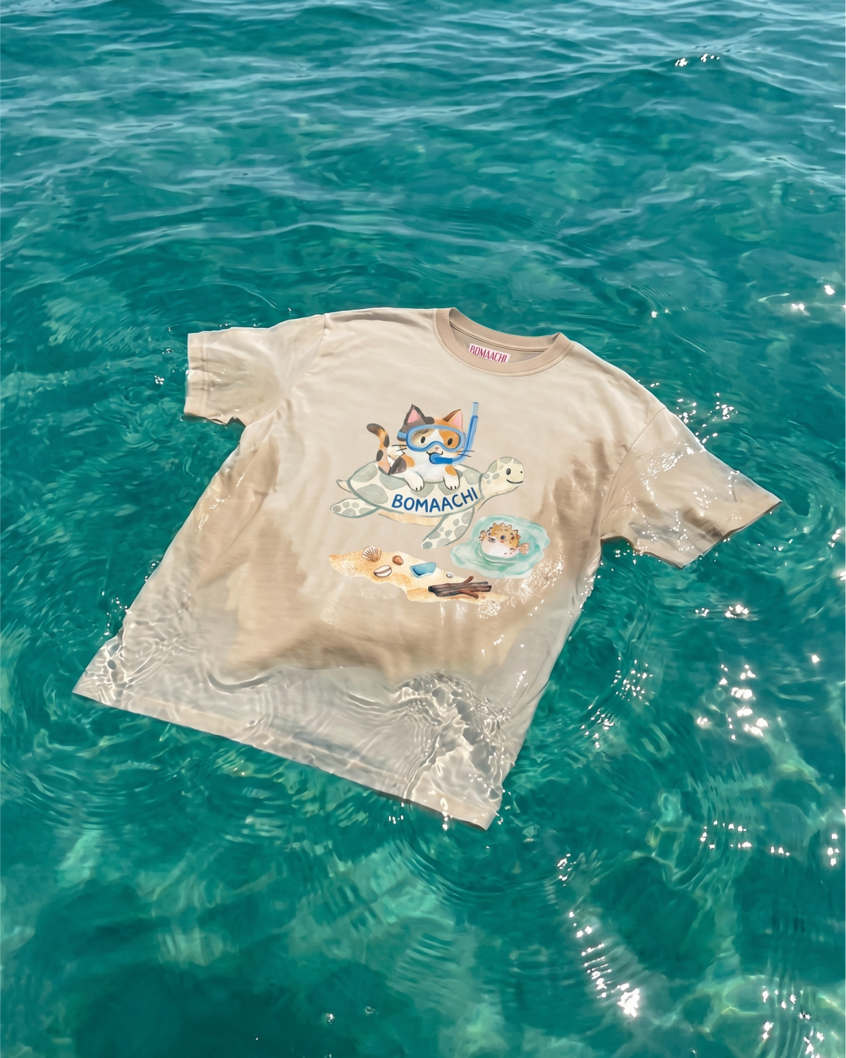Snorkel Cat T-shirt by BOMAACHI