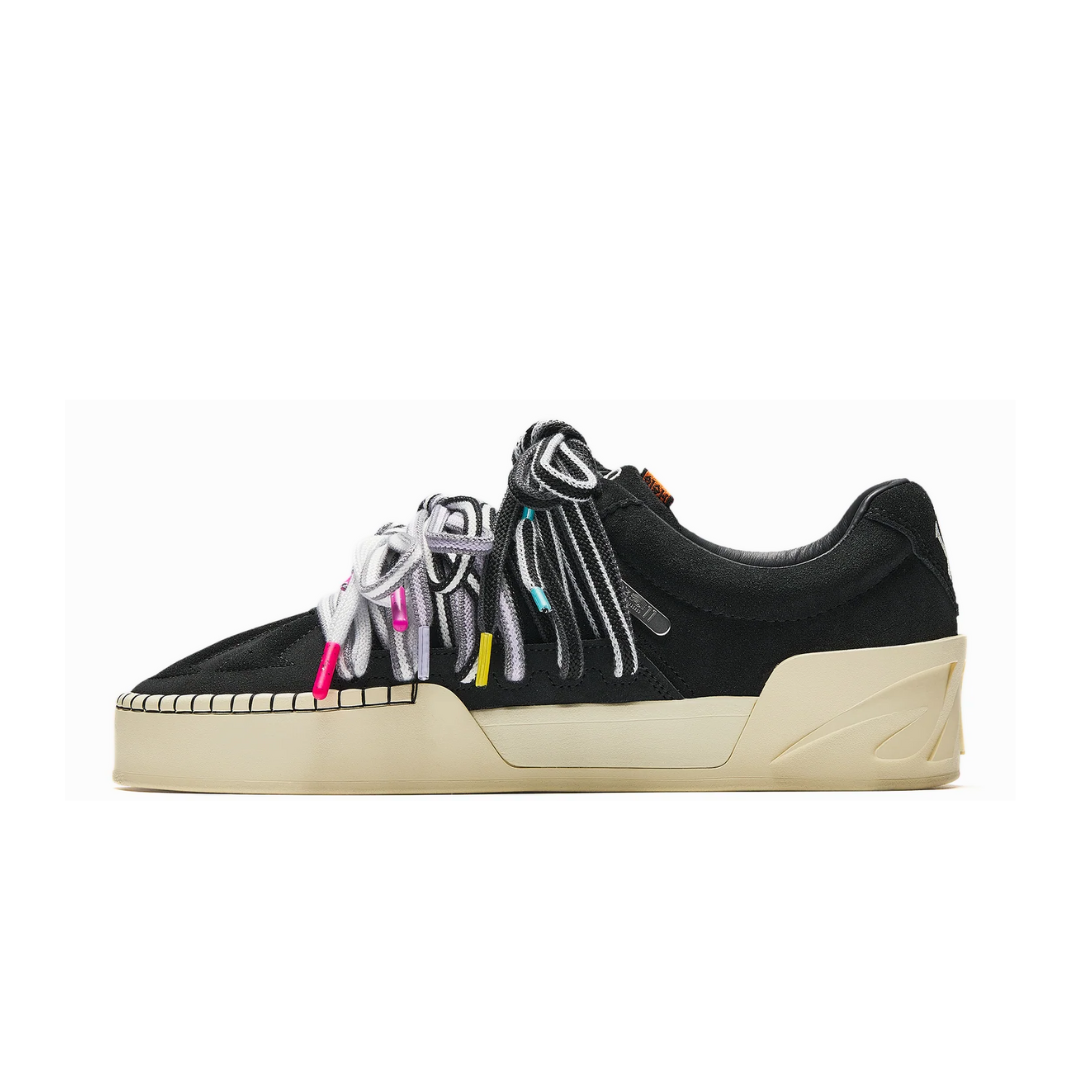 Anta Kai Hélà Black by ANTA