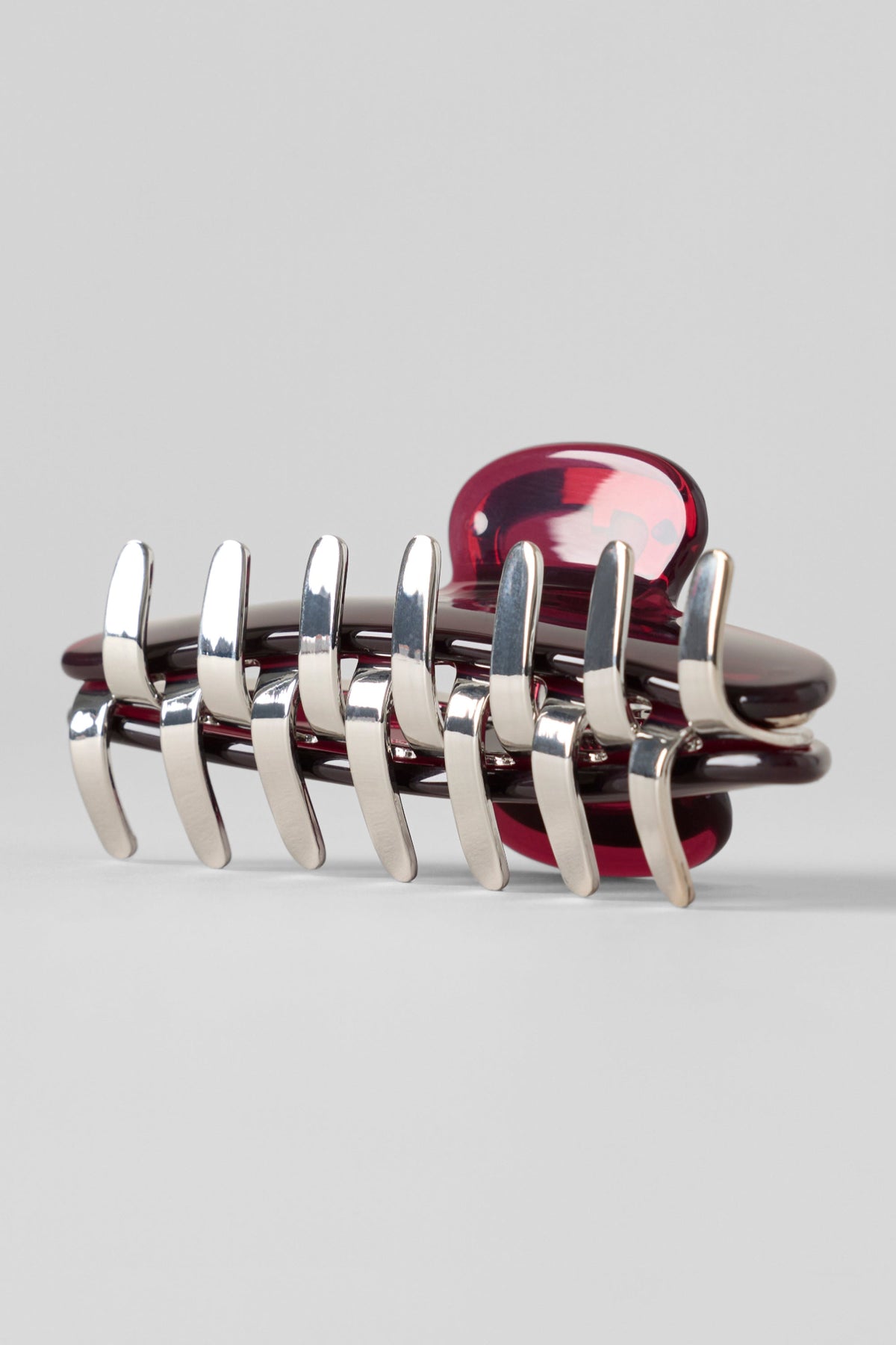 Alo Yoga Acrylic Illusion Claw Clip in Rich Bordeaux/Chrome, product image 4 of 4