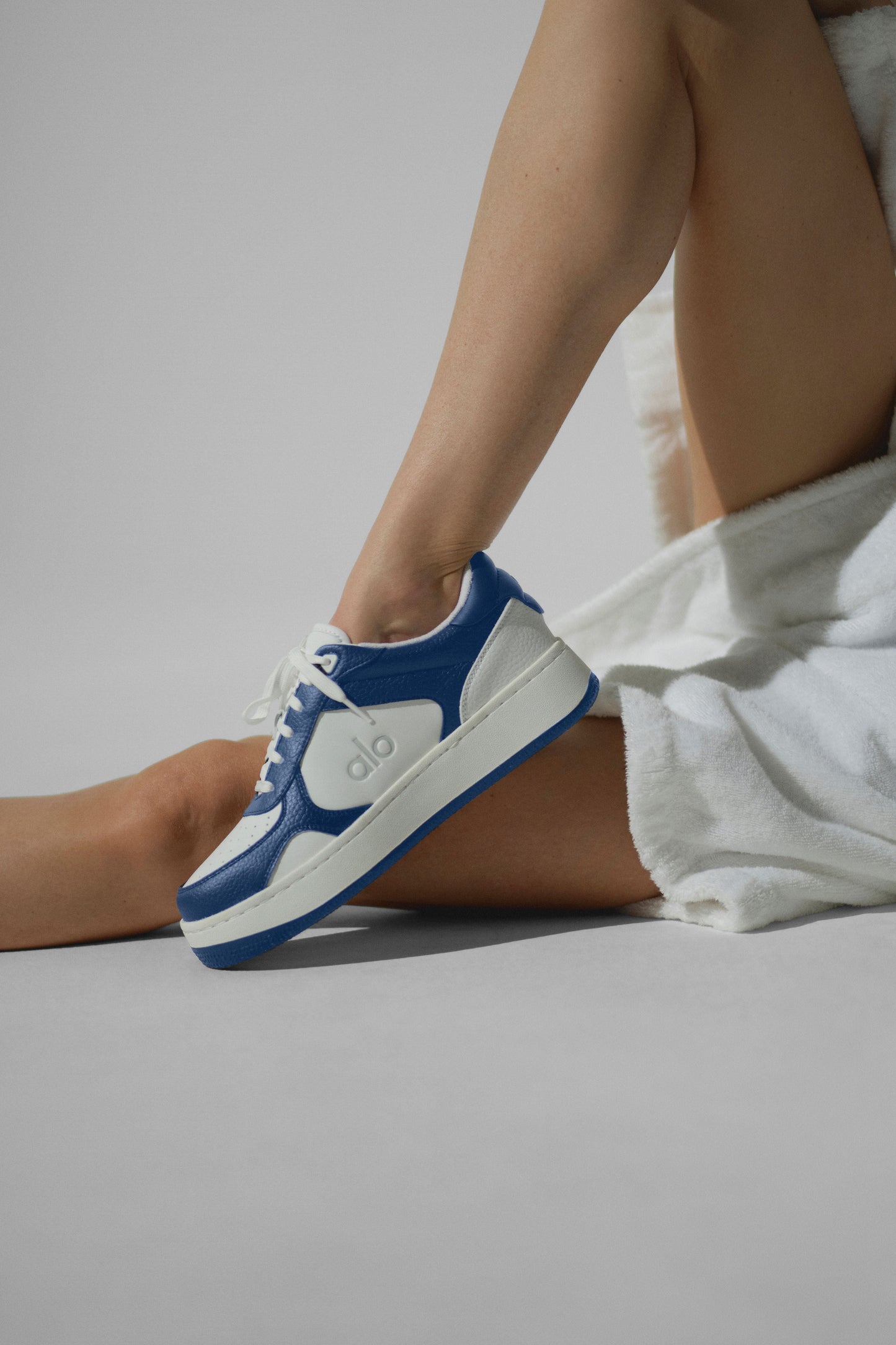 ALO Recovery Mode Sneaker - Navy/White (A0685U)