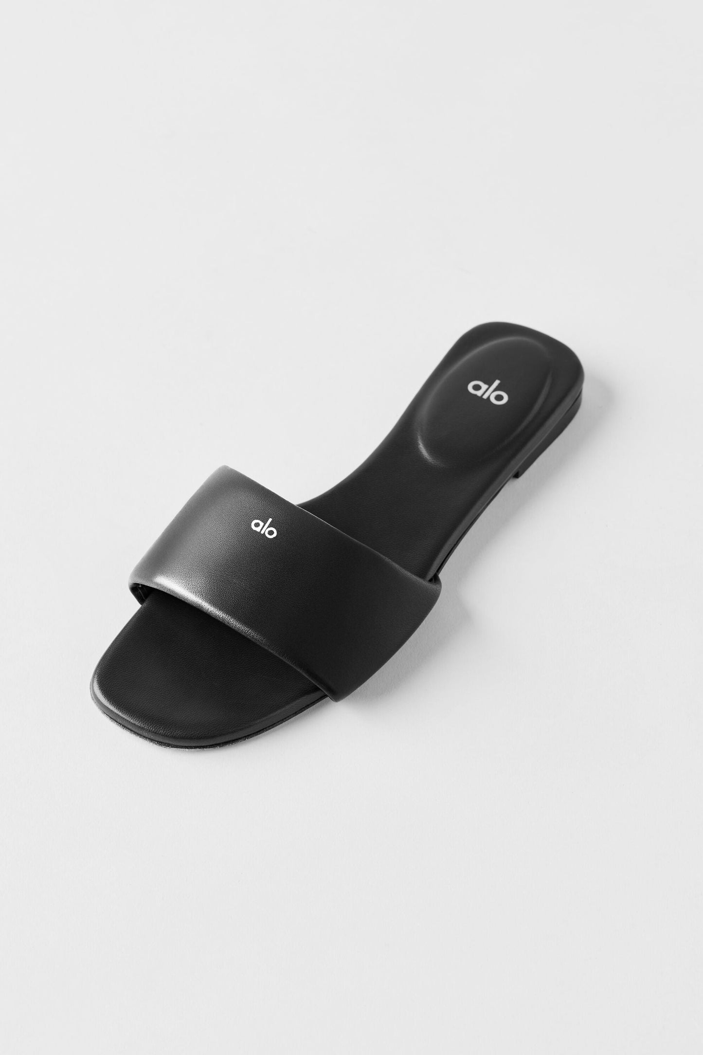ALO Classico Sandal - Black (A0919U)