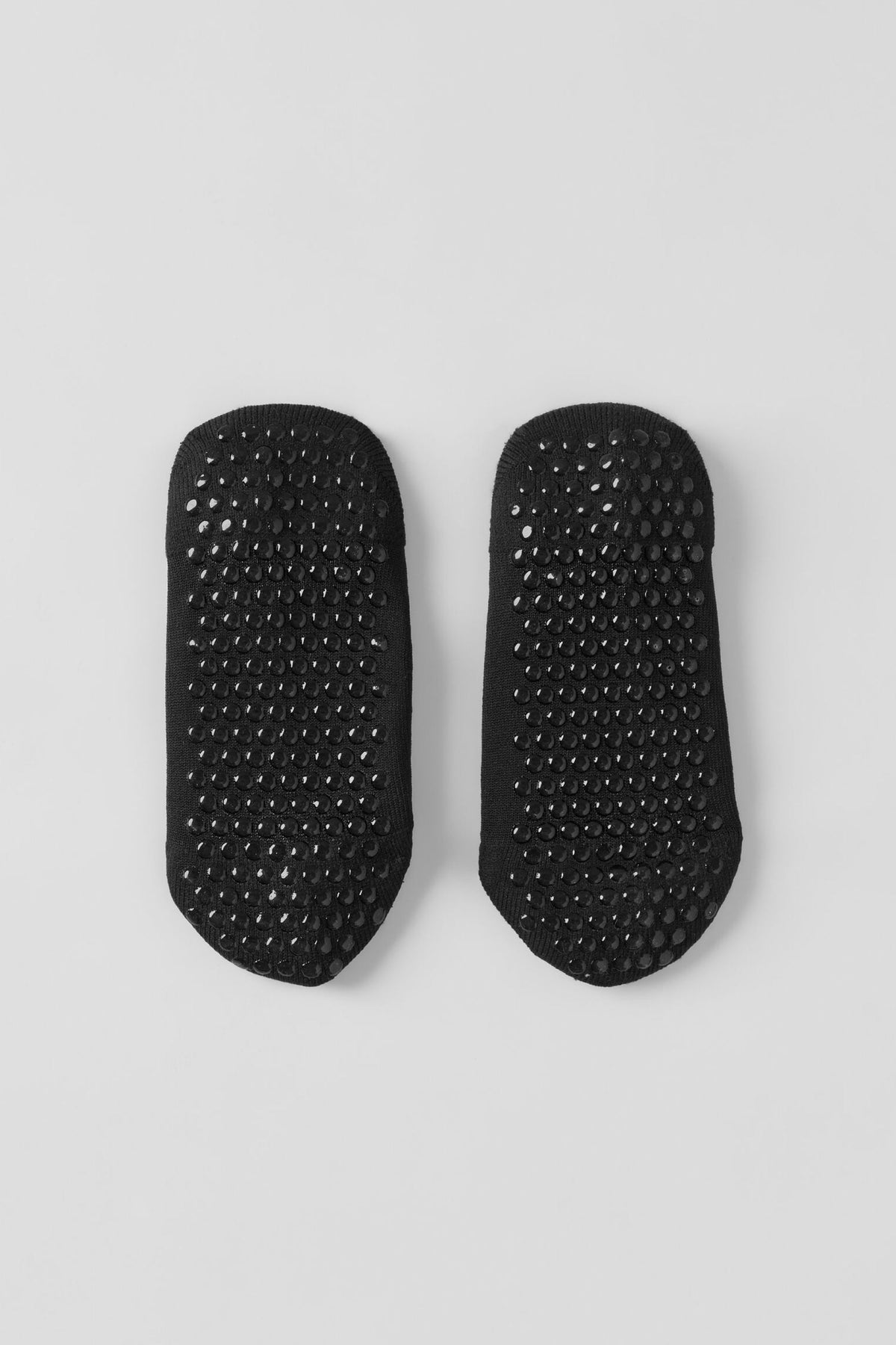 Alo Yoga Ballet Grip Sock in Black, product image 3 of 3