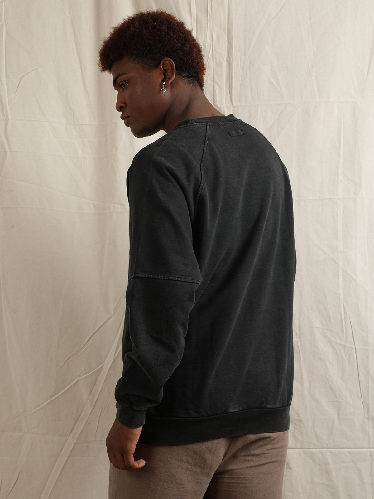 OVERDYED RAGLAN SLEEVED SWEATSHIRT (BLACK) by GREY AREA