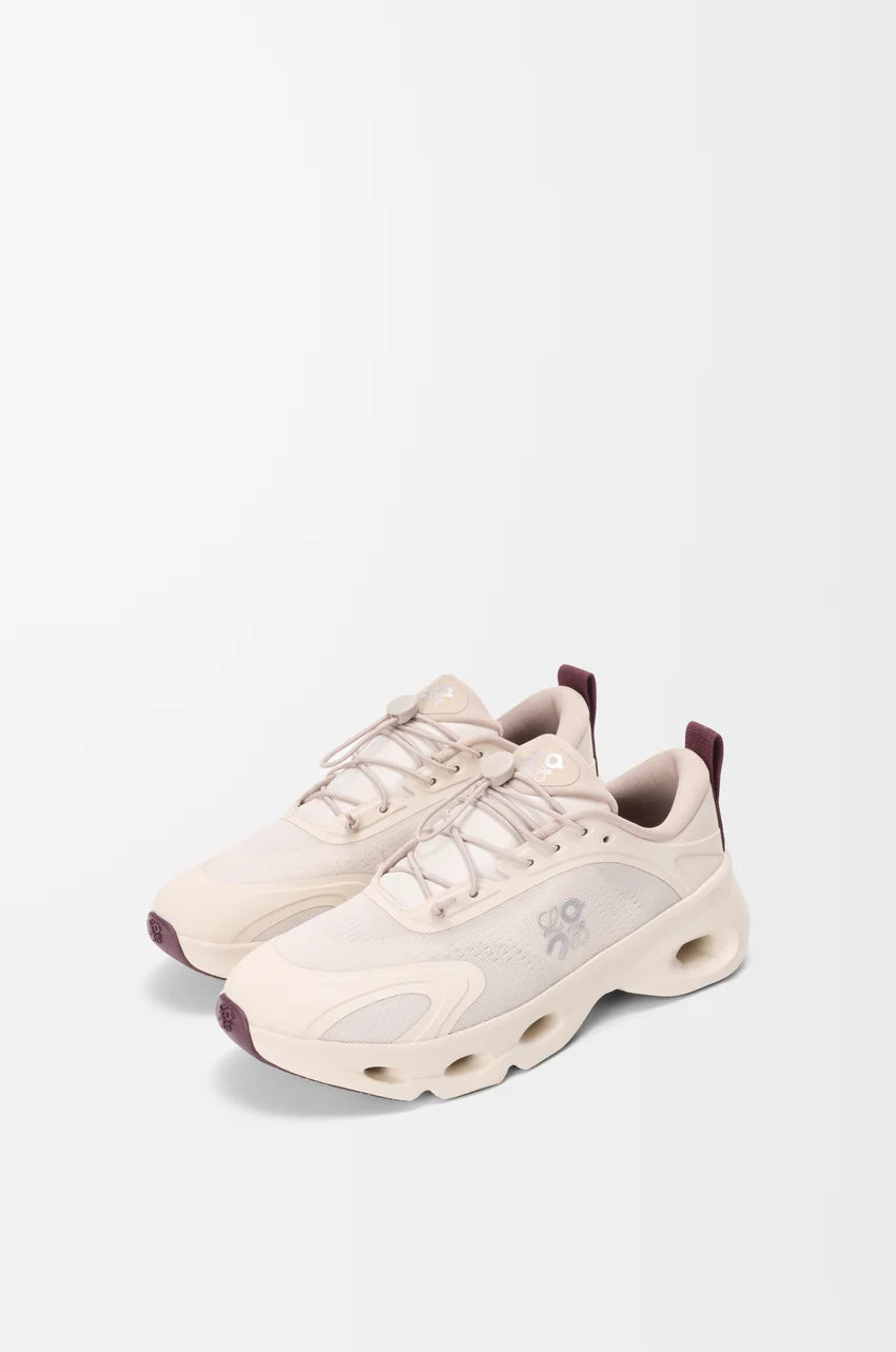 LOEWE x On Cloudsolo Sneaker – Sand/Burgundy - Zeuskicks