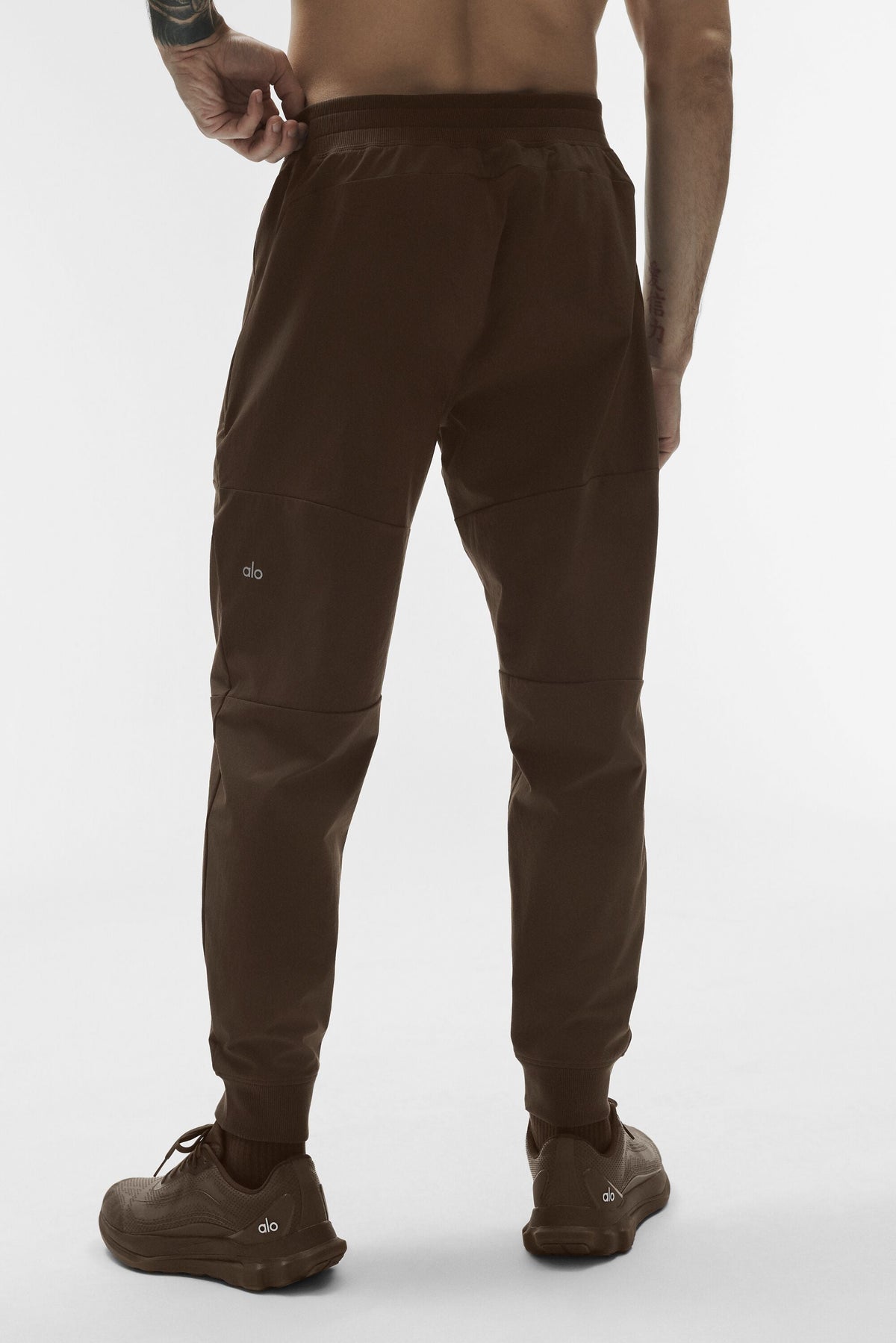 Alo Yoga Co-Op Pant (Regular) in Espresso, product image 4 of 4