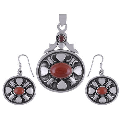 Gorgeous Oxidised Motifs Around Garnet,Carnelian Oval,Round Shape 925 Sterling Solid Silver Pendant Sets - R8200004-10