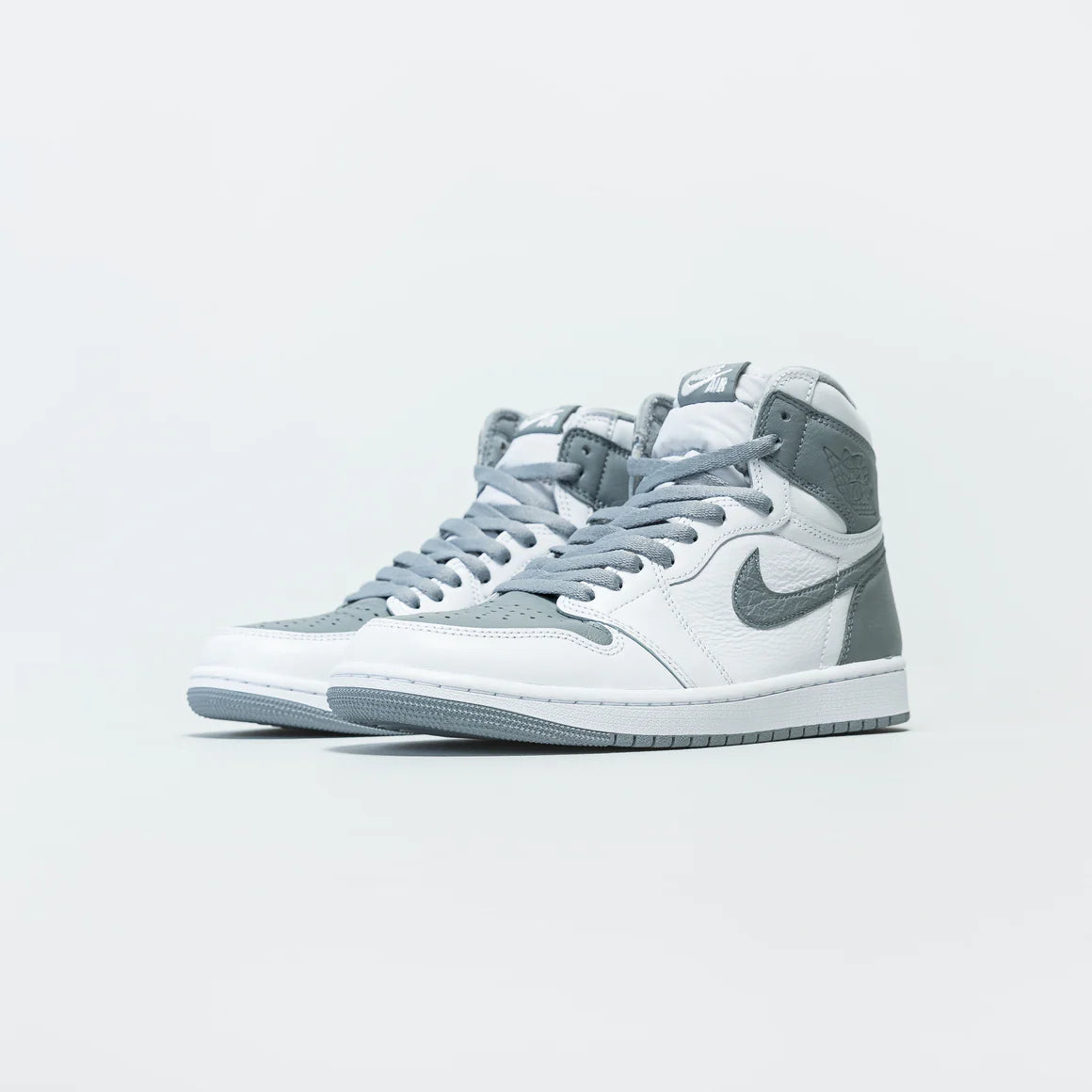 Air Jordan 1 Retro High OG Stealth/White