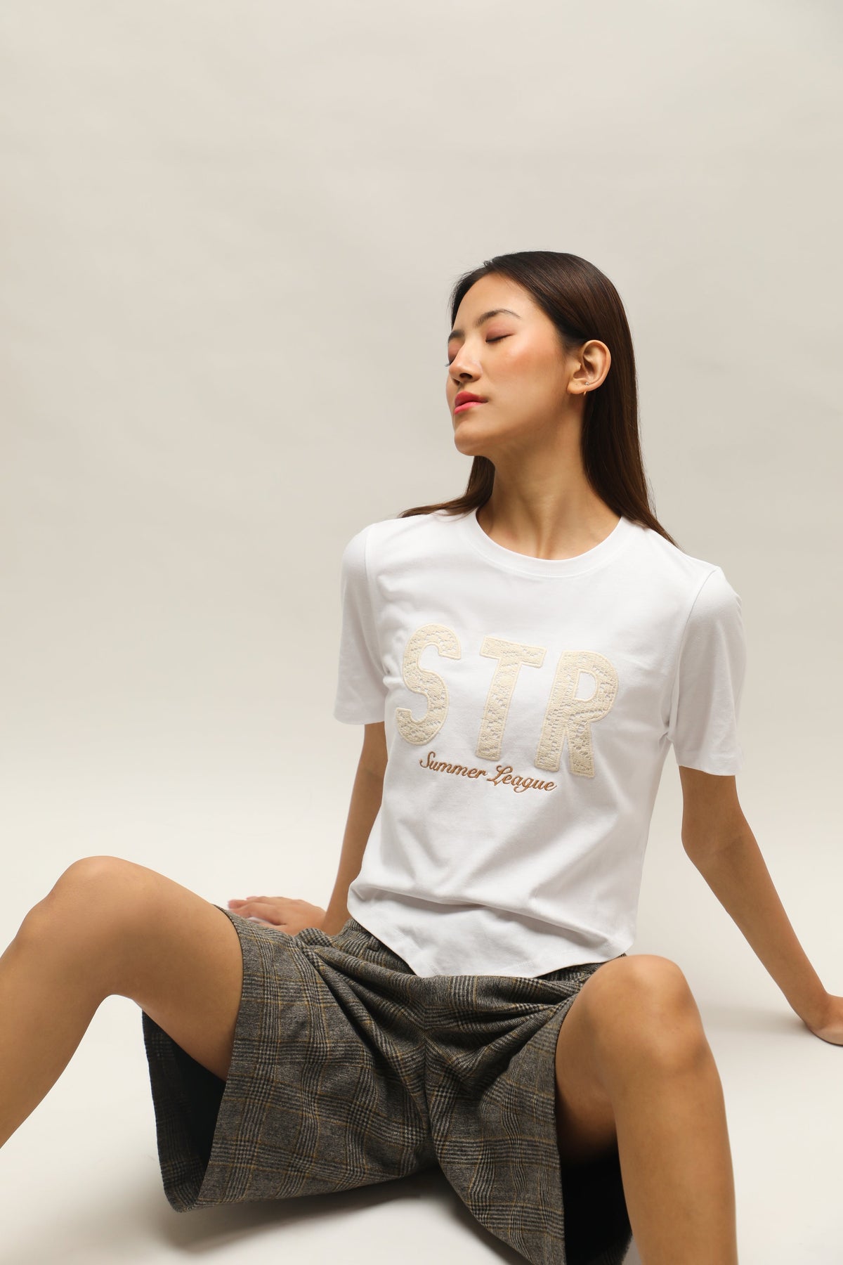 LACE APPLIQUÉ TRIGON T-SHIRT by STRUCT