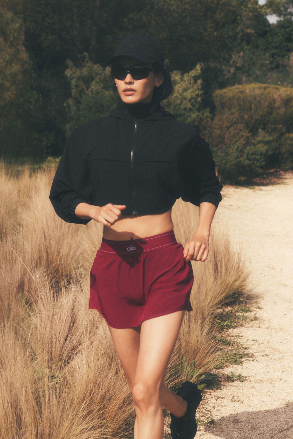 Cropped Playmaker Jacket - Black (W4575R)
