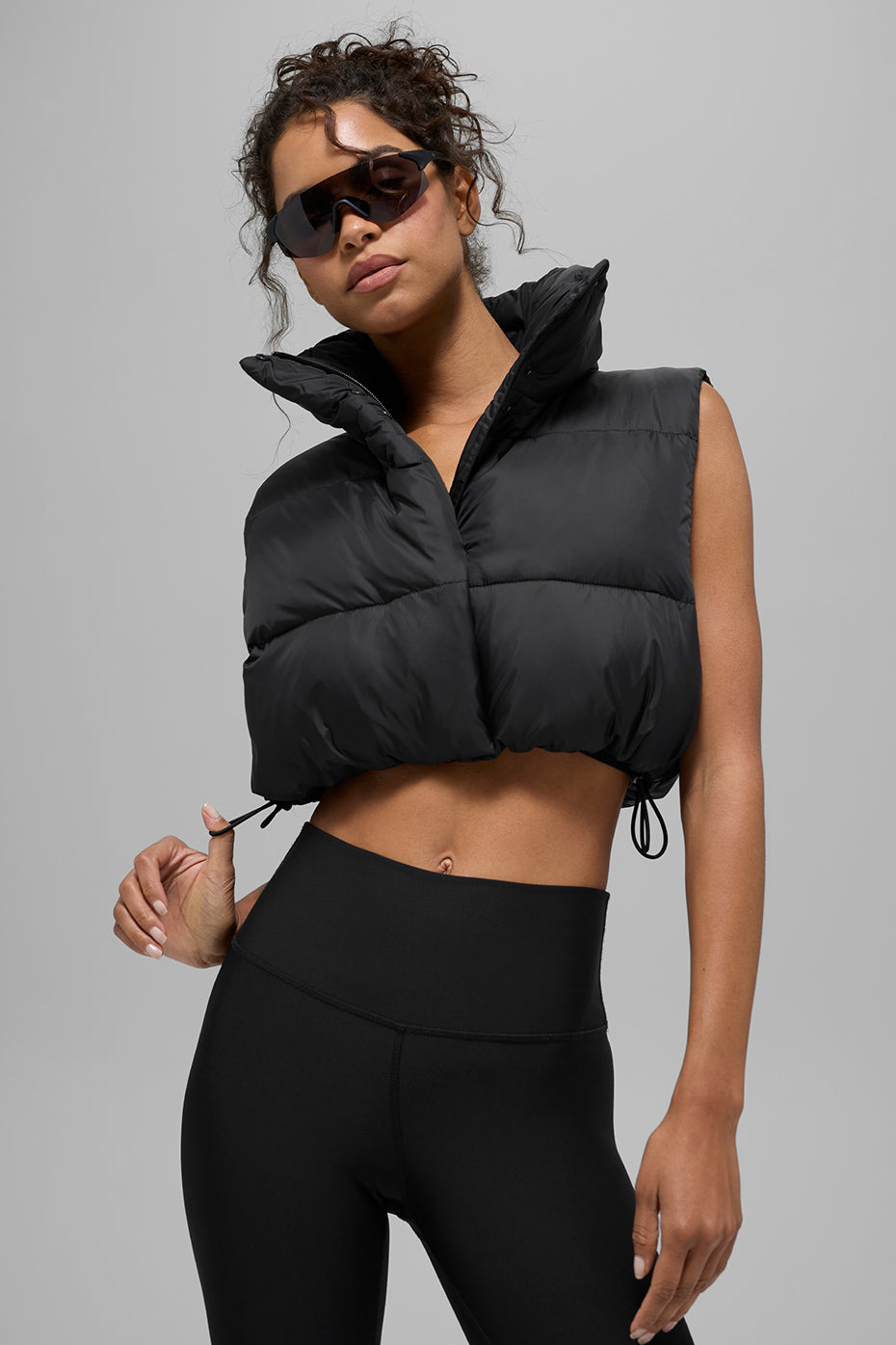 Cropped Gold Rush Puffer Vest - Black (W4639R)