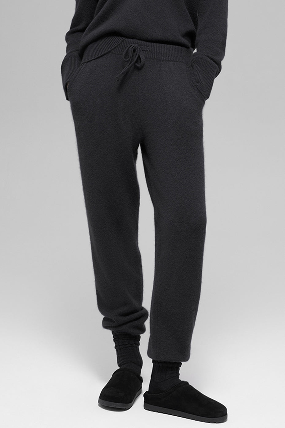 Wool Cashmere High-Waist New Class Jogger - Black (W54384R)