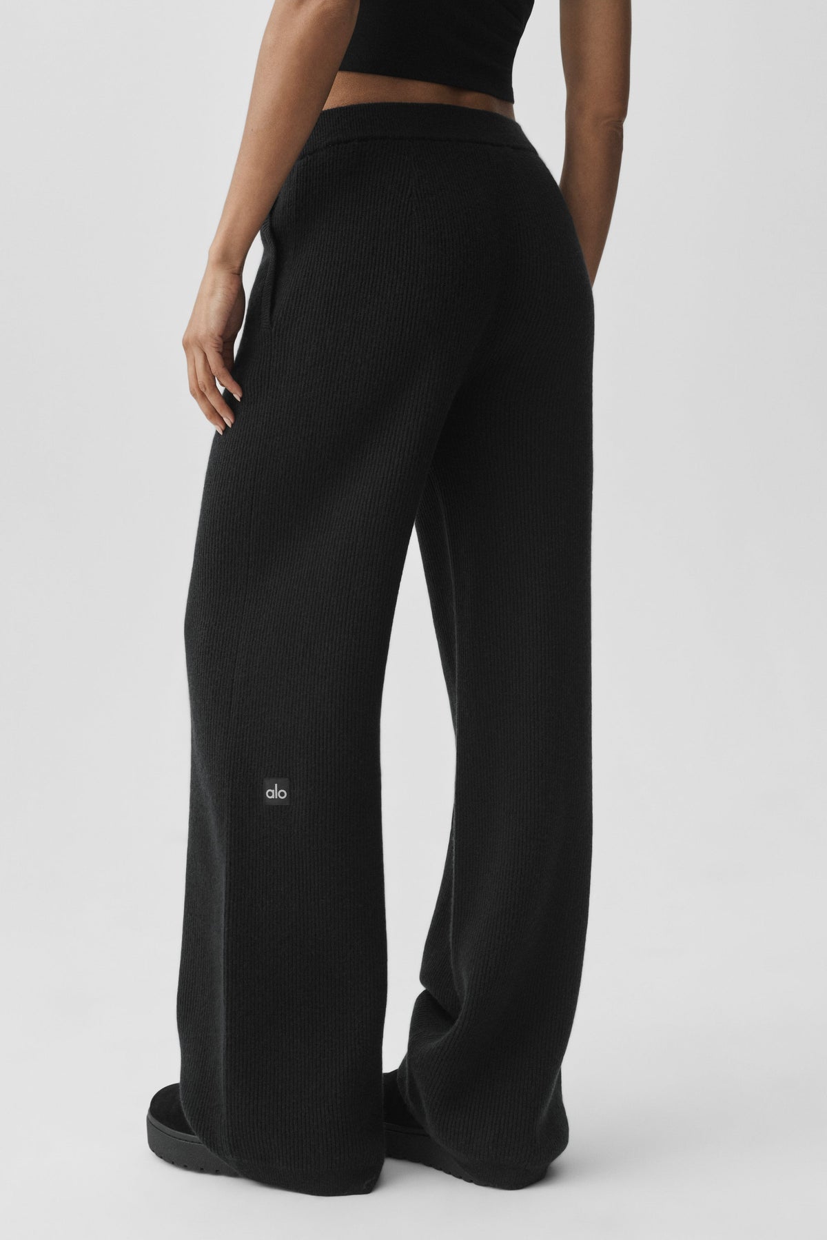 Alo Yoga Cashmere Wool Low-Rise Harmony Trouser (Regular) in Black, product image 4 of 4