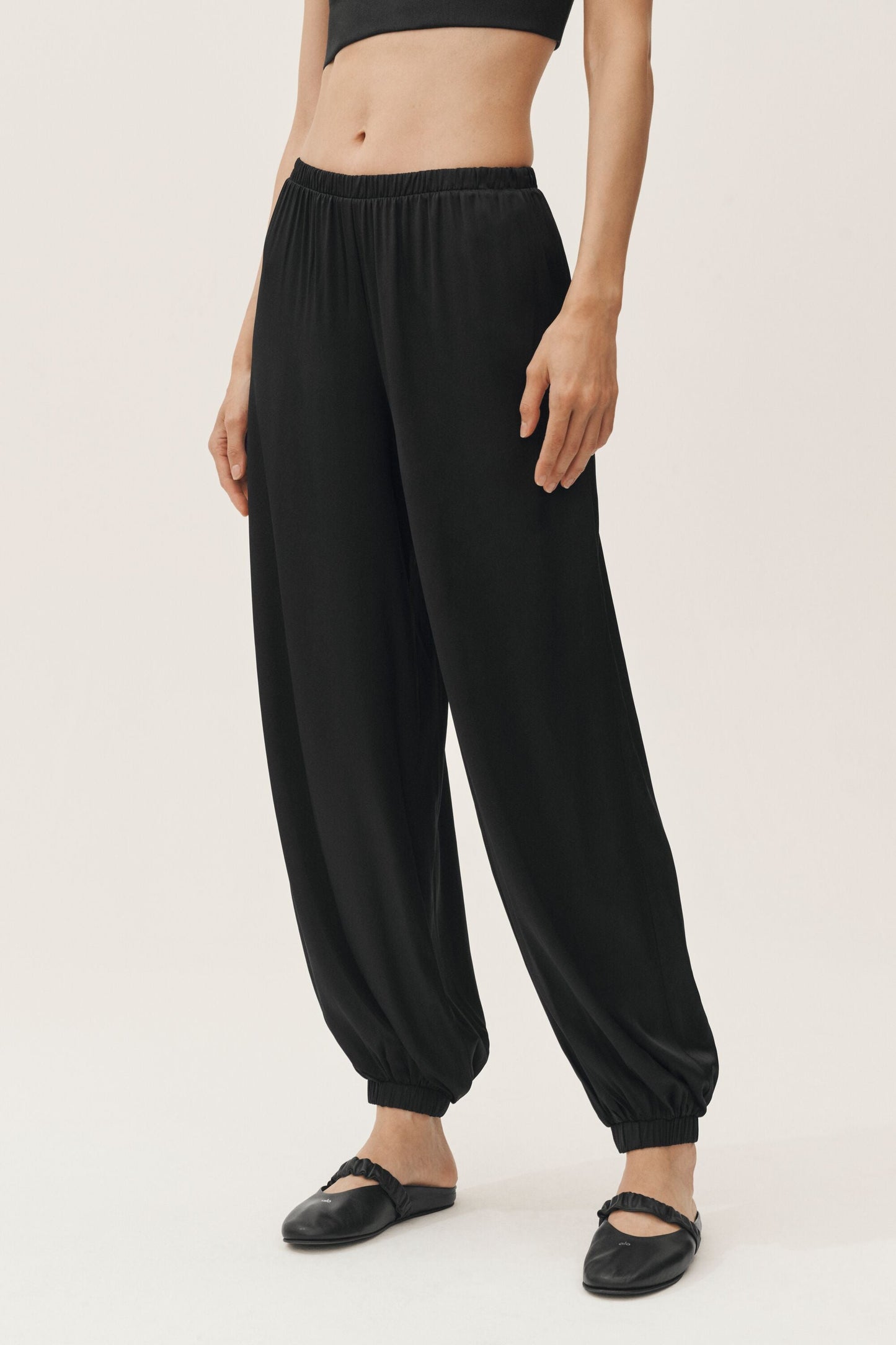 Silk Blend High-Waist Radiance Pant - Black (W54512P)