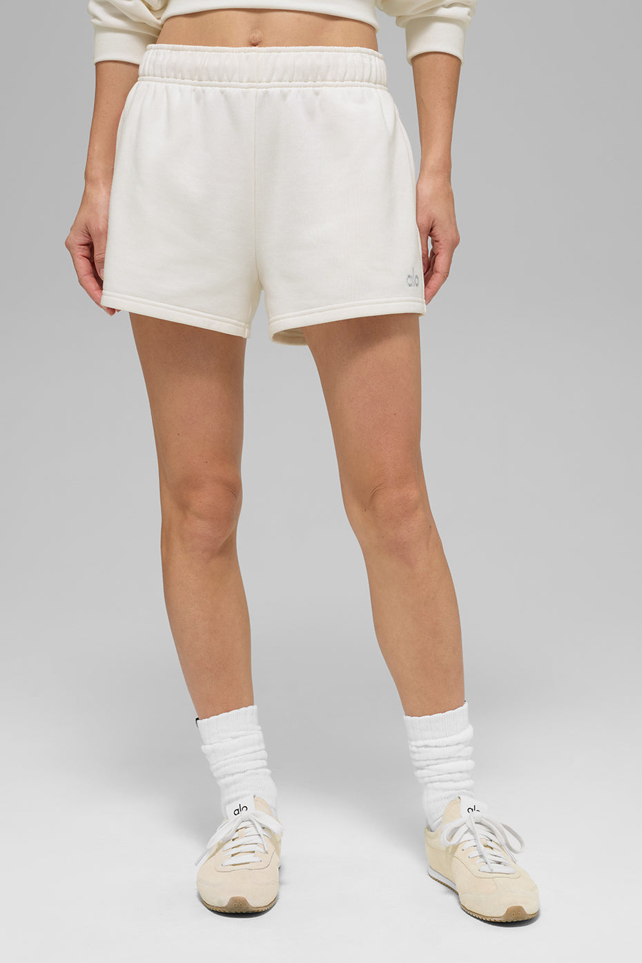 Accolade Short - Ivory (W6472RG)