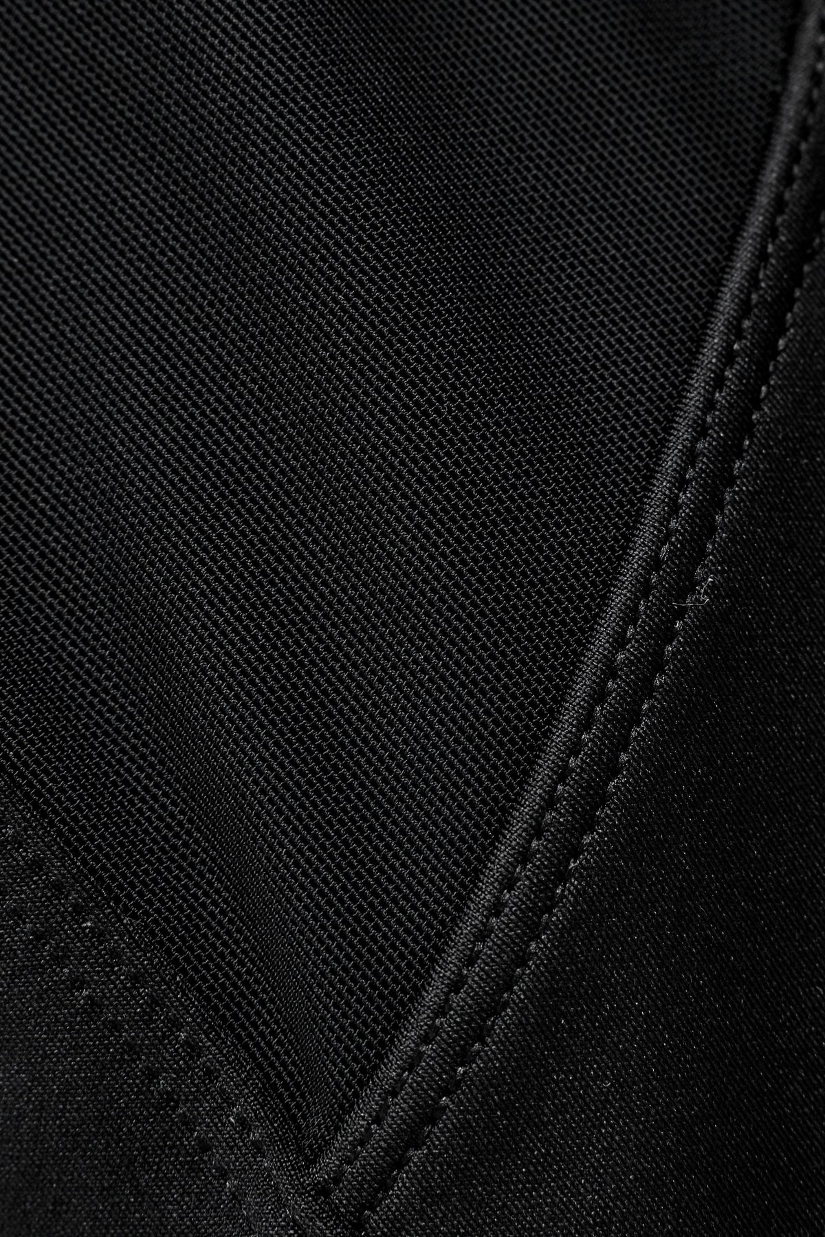 Alo Yoga Airlift Techlux Bra in Black, product image 7 of 7