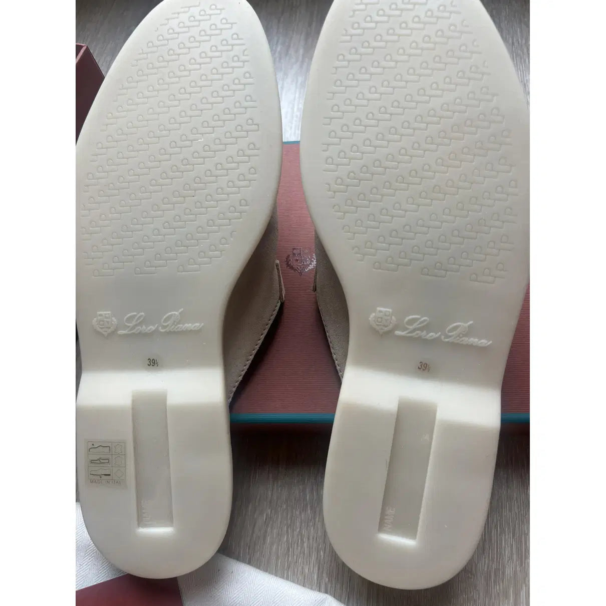 Loro Piana Summer Charm Walk Flats – Windy Dunes Leather Edition