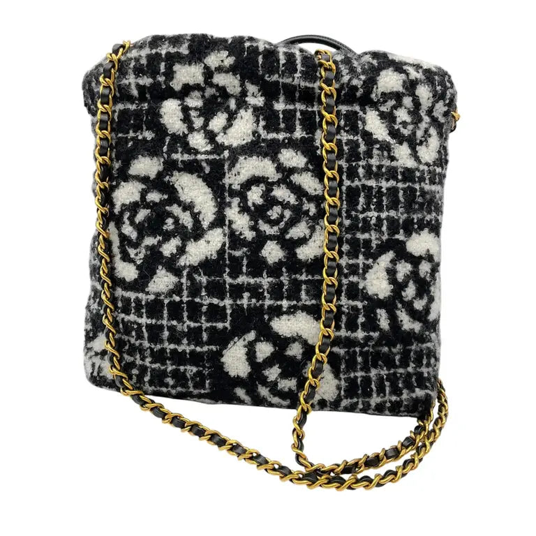 Chanel 2022 Camellia Hobo Bag – Black Hardware - Zeuskicks