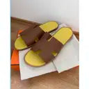 Hermès Izmir Leather Sandals – Brown Leather Edition