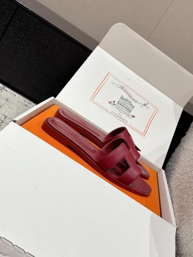 Hermès Oran Sandals – Rouge Calfskin Edition