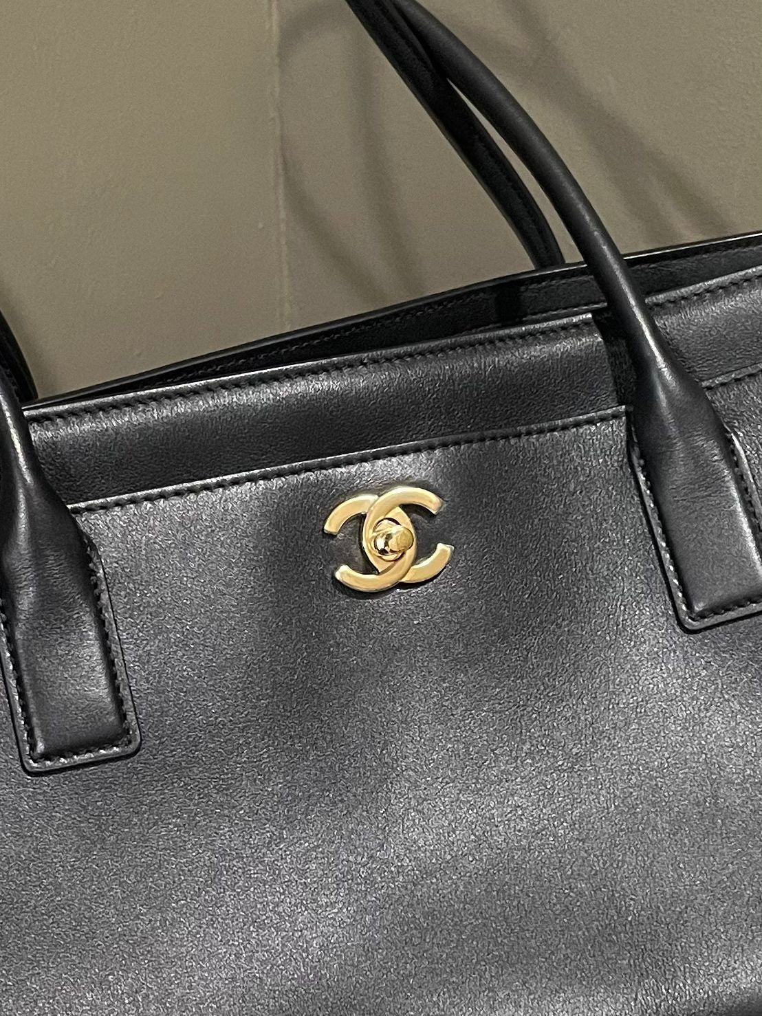 Chanel 26S CC Shopping Bag – Black Calfskin GHW