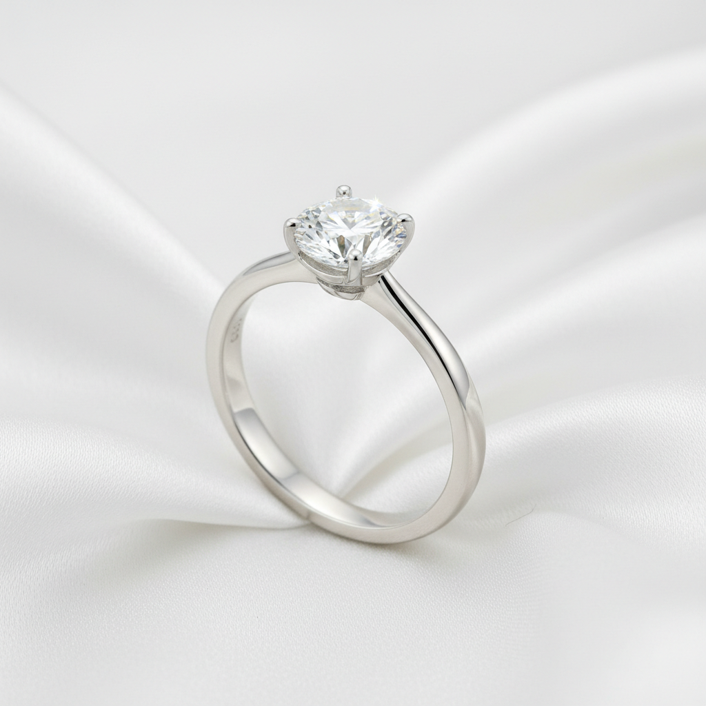 Tiffany & Co. Classic Prawn Platinum 0.34 Carat Solitaire Ring (VVS-I): Timeless Luxury & Precision