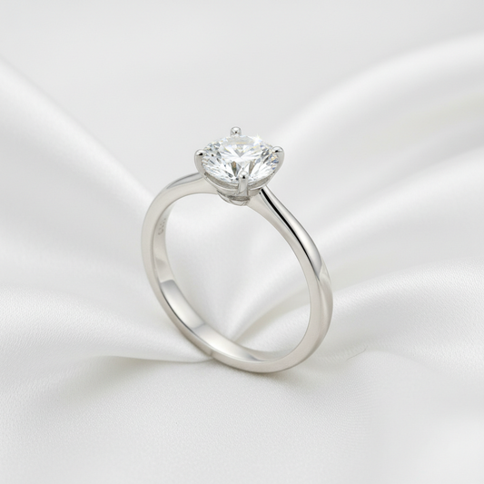 Tiffany & Co. Classic Prawn Platinum 0.34 Carat Solitaire Ring (VVS-I): Timeless Luxury & Precision