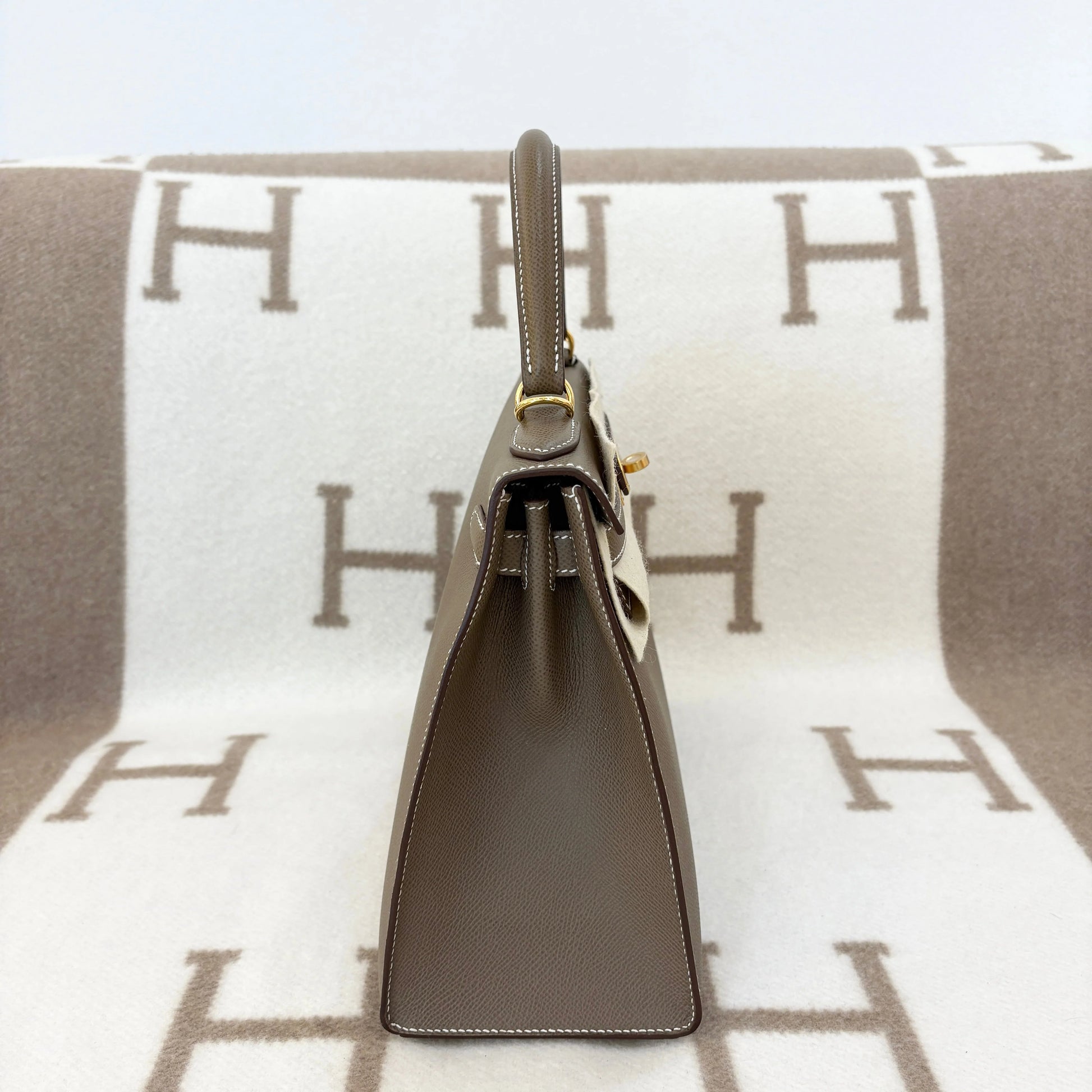 Hermès Kelly 28 – Etoupe Epsom with Gold Hardware - Zeuskicks