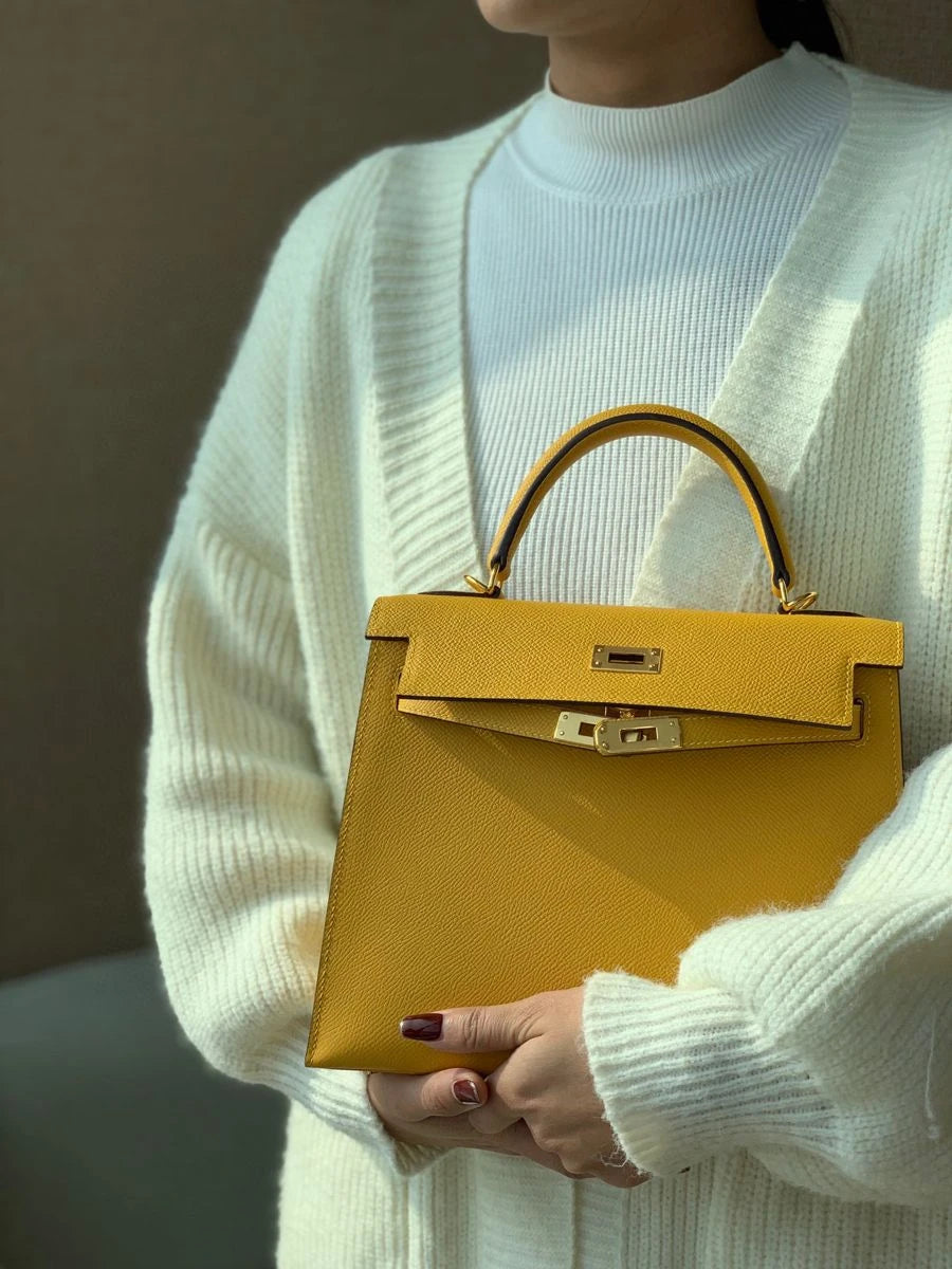 Hermès Kelly 25 – Jaune Ambre with Gold Hardware
