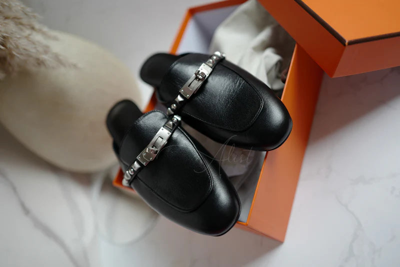 Hermès Oz Mules – Noir Chevre Leather with Clous Medor Studs