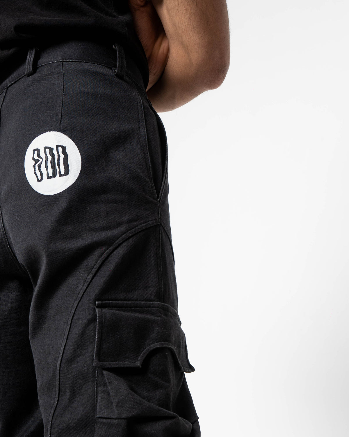 NOT BASIC ZIPPER PANTS by oddnoteven