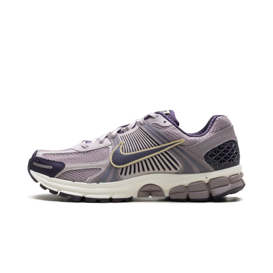 Nike Zoom Vomero 5 Platinum Violet by NIKE RUNNING