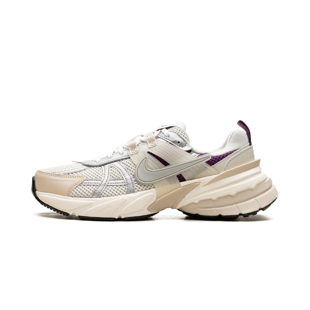 Nike V2K Run Viotech (W) by NIKE RUNNING