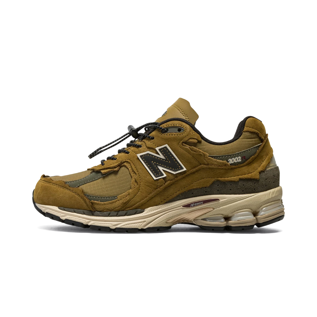 NEW BALANCE 2002R	PROTECTION PACK HIGH DESERT by New Balance