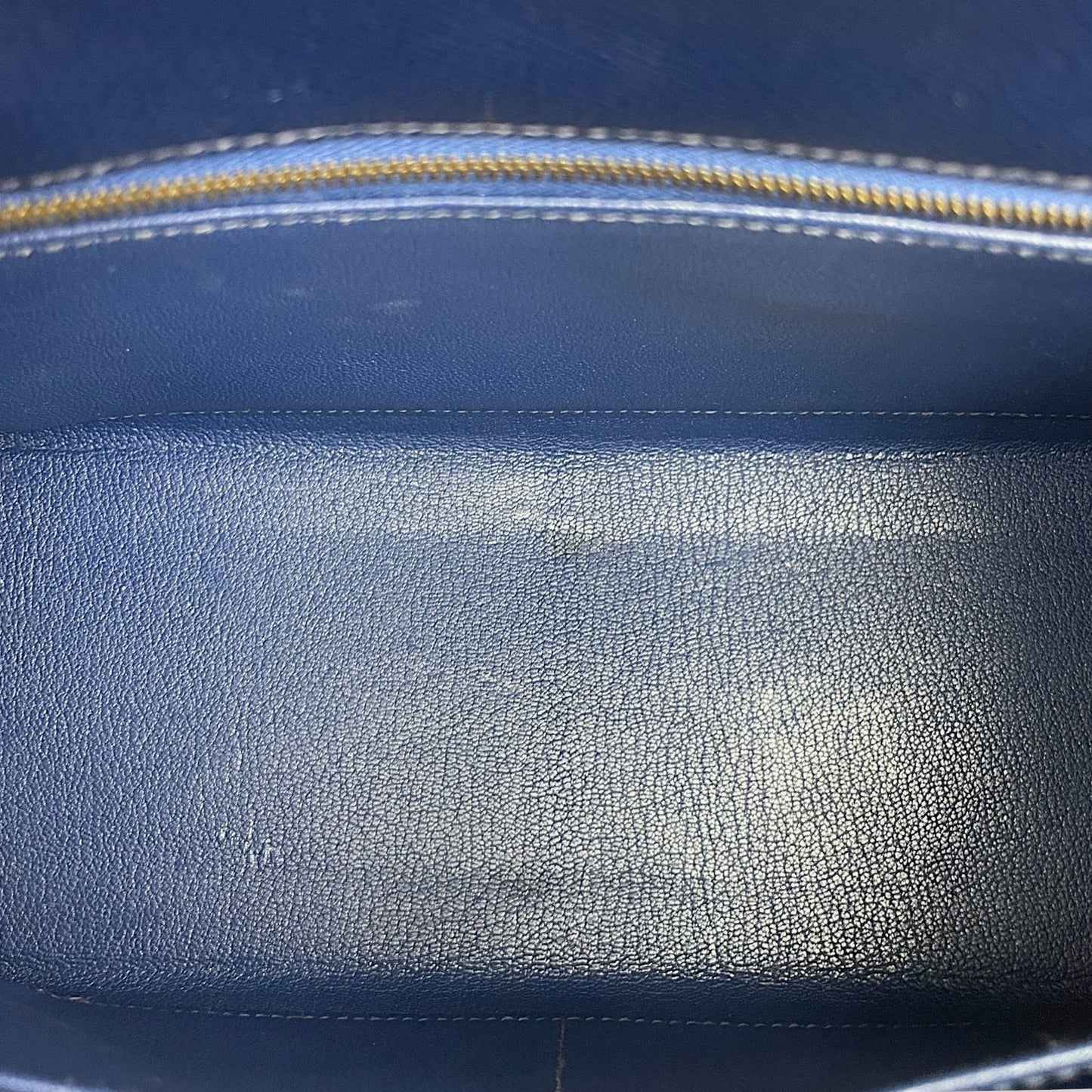 Hermès HSS Sellier Kelly 28 – Epsom Leather in Blue Sapphire/Craie with Brushed Gold Hardware - Zeuskicks