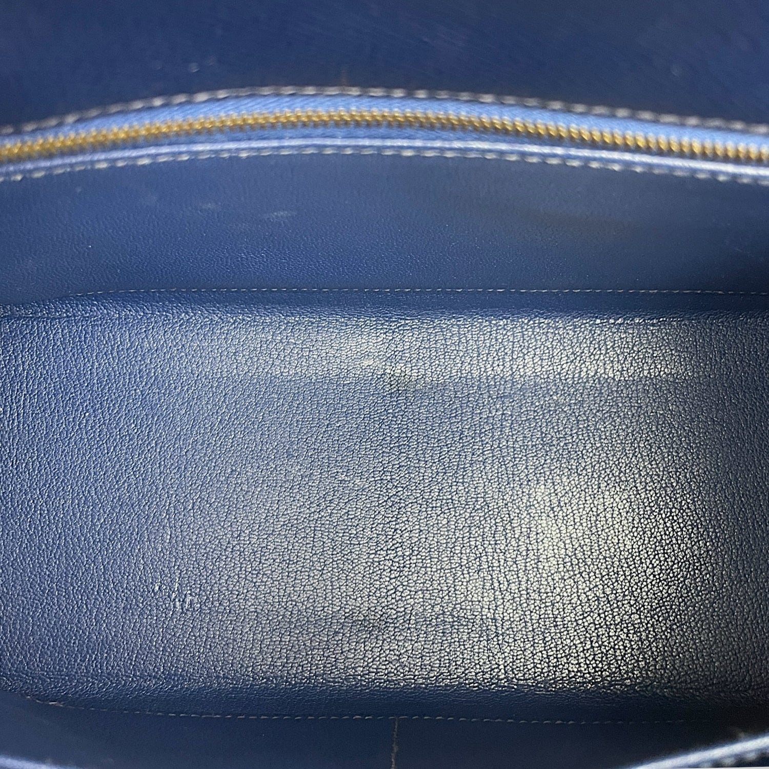 Hermès HSS Sellier Kelly 28 – Epsom Leather in Blue Sapphire/Craie with Brushed Gold Hardware - Zeuskicks