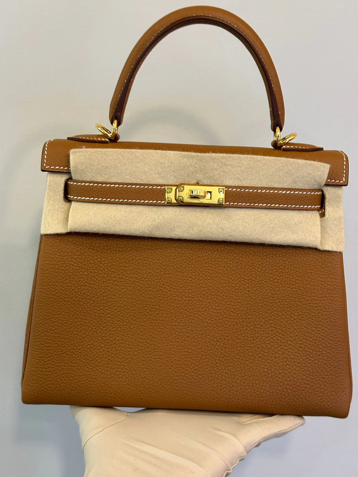 Hermès Kelly 25 – Gold Togo with Gold Hardware - Zeuskicks