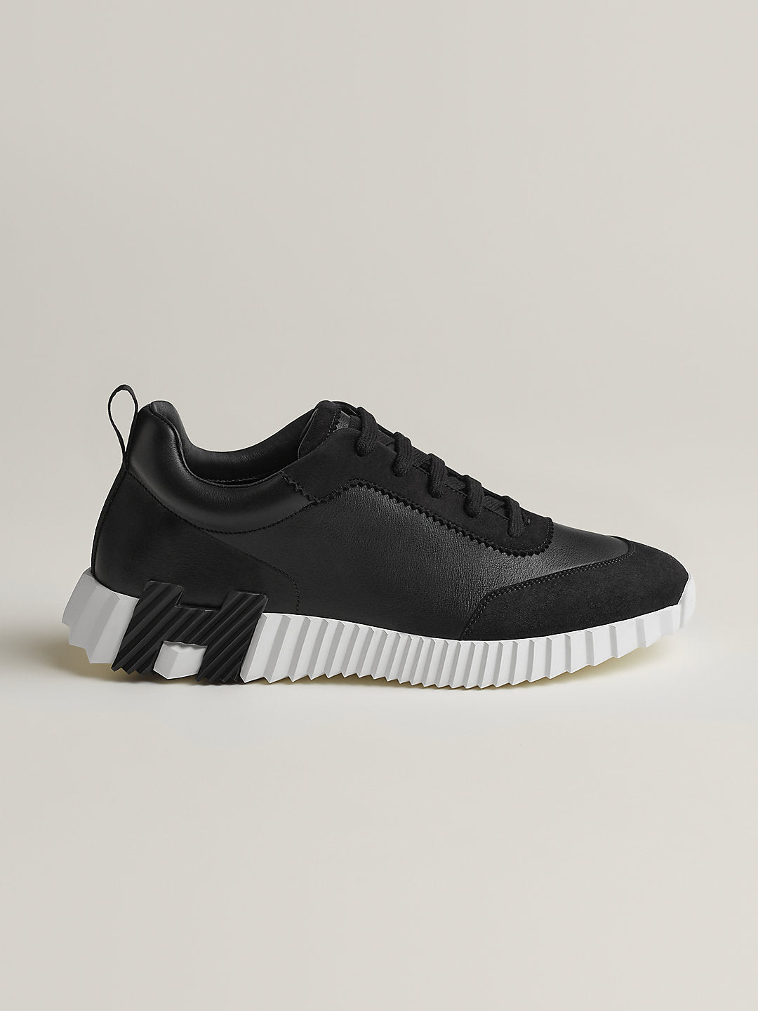 Hermès Tênis Bouncing in Noir – side view