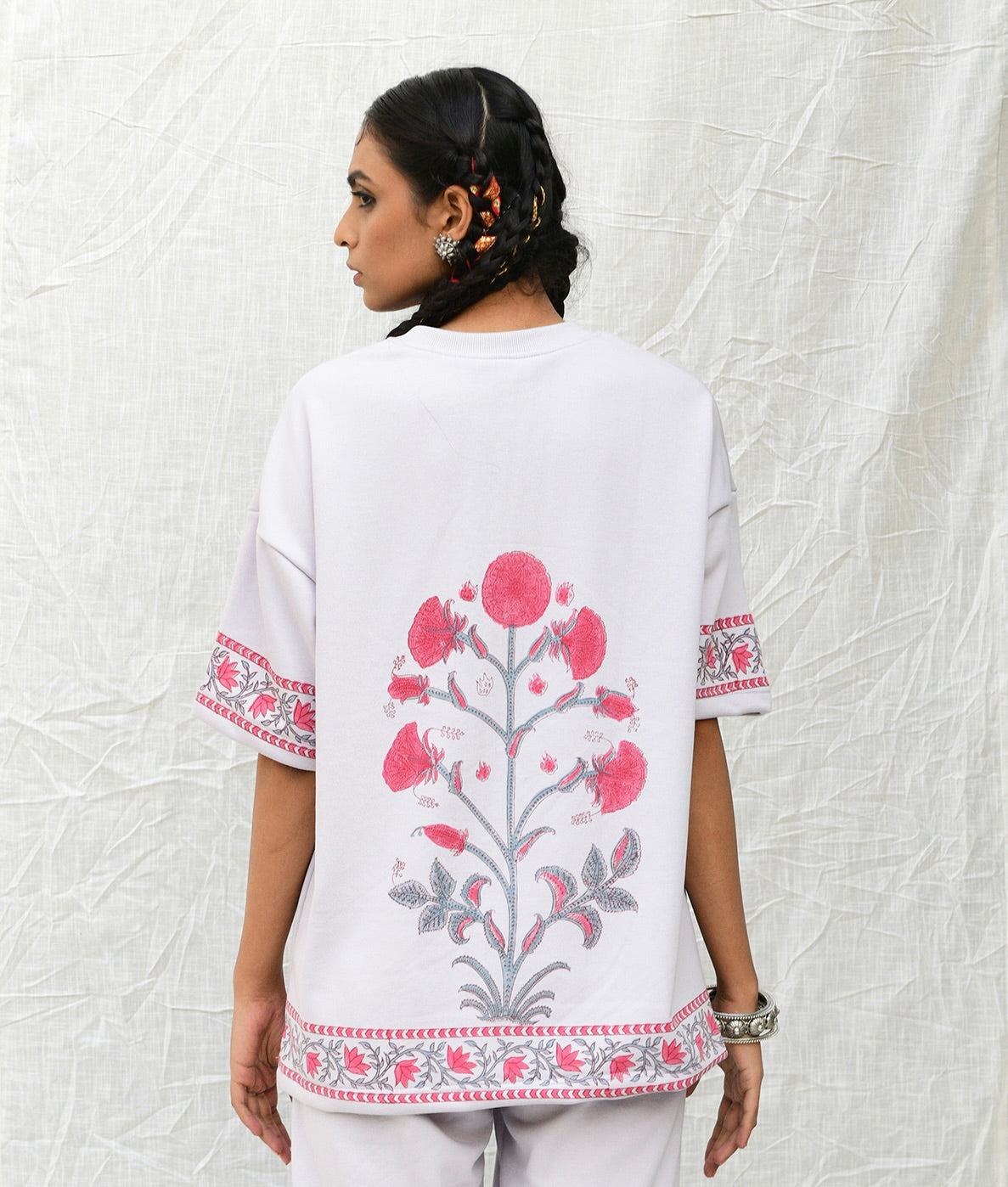 Hues of Palace - Tshirt by FARAK