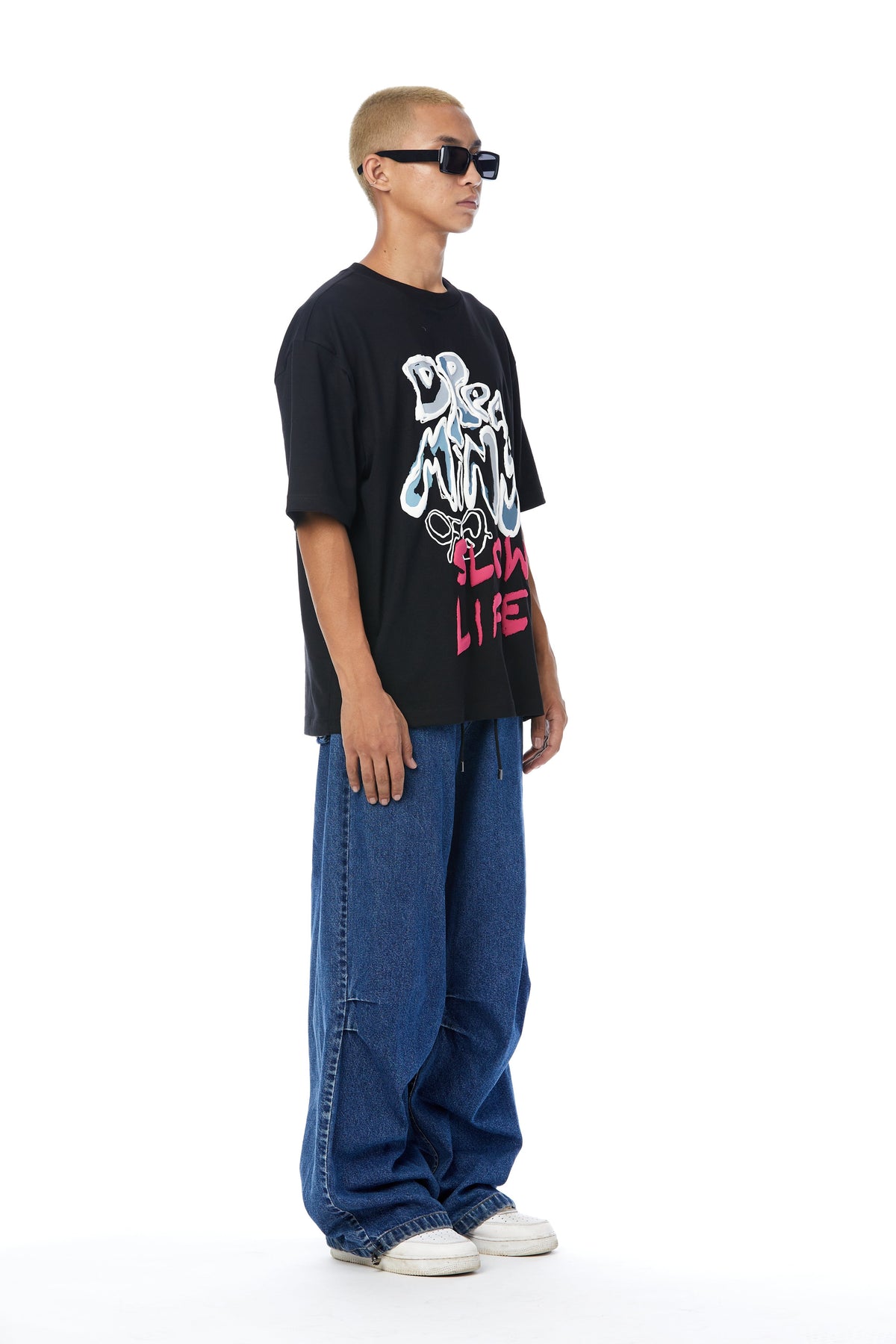 DREAMING OF A SLOW LIFE TEE by Kilogram