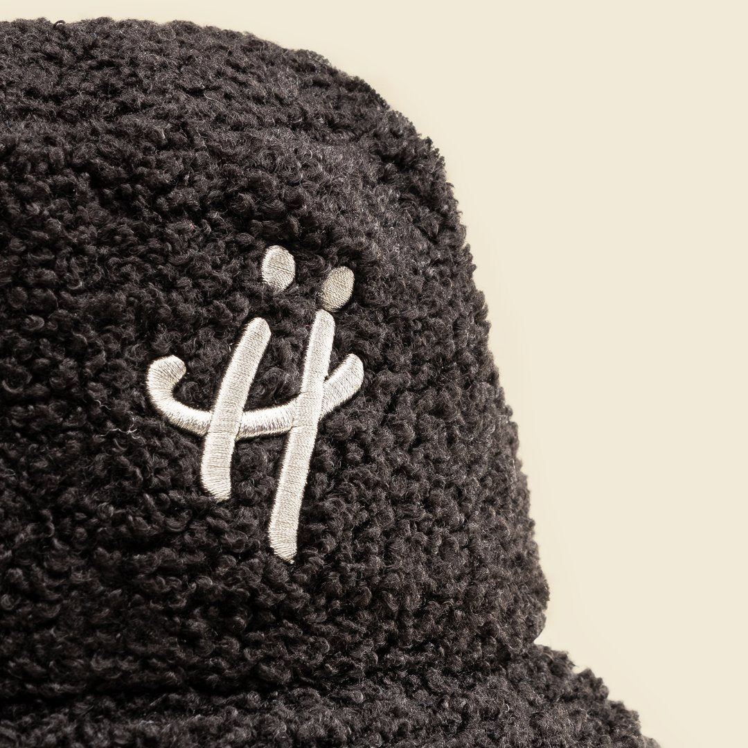 "The signature H" black bucket hat by HUMBLEHEADS