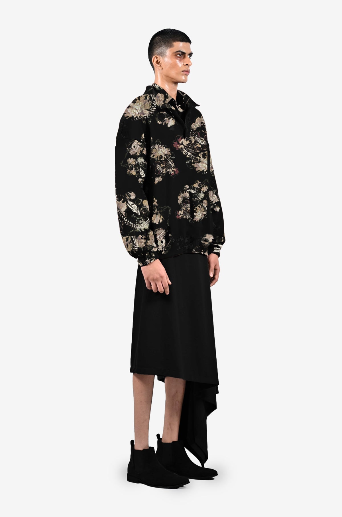 Foliage in the fall sweatshirt - Black by HUEMN
