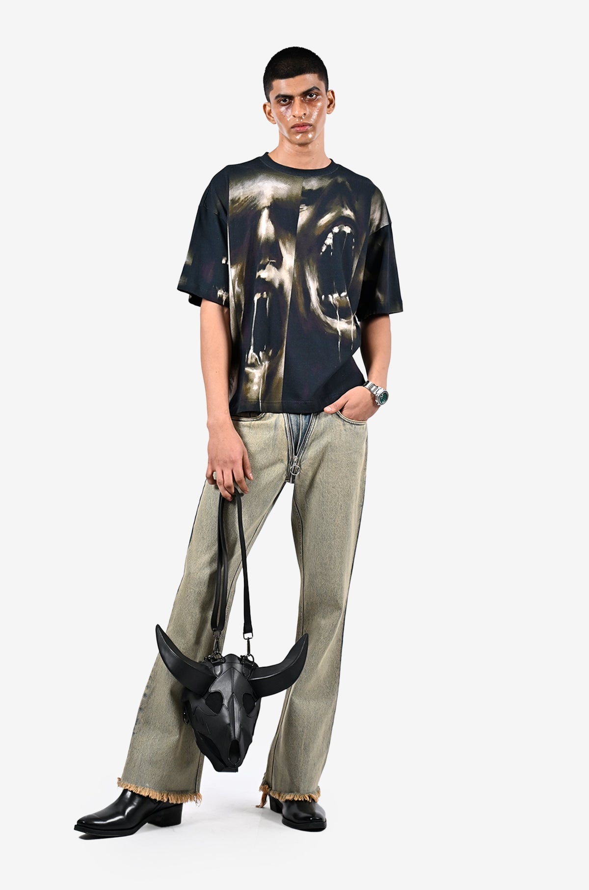 Howling t-shirt by HUEMN