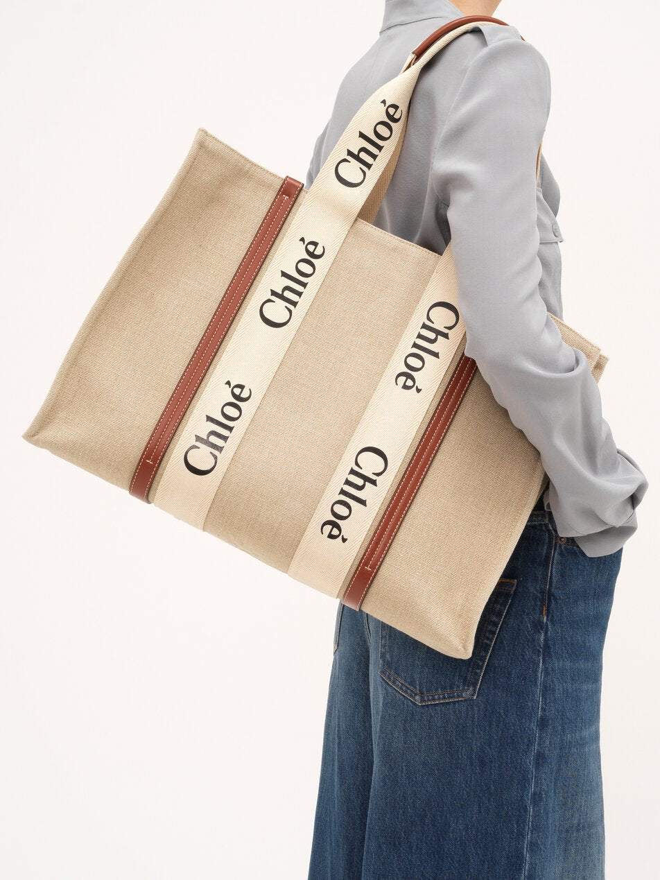 CHLOE Large Woody tote bag in linen White - Brown by CHLOE