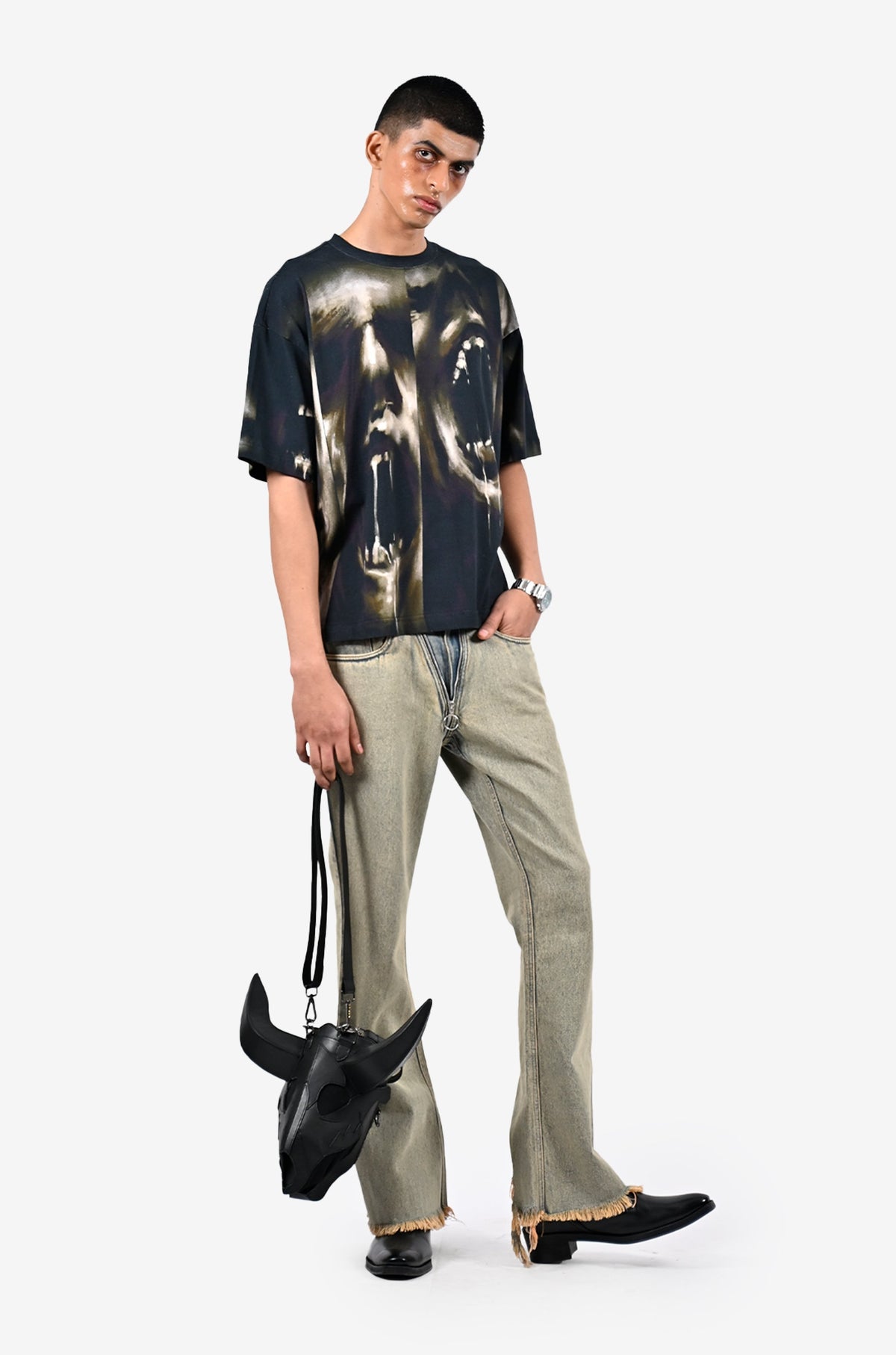 Howling t-shirt by HUEMN