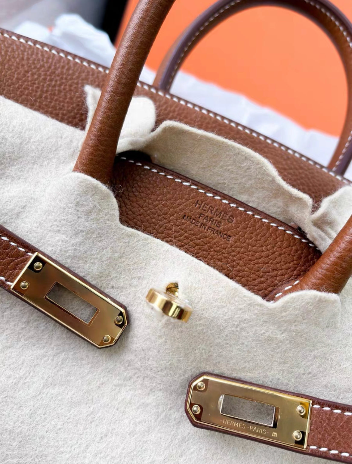 Hermès Birkin 25 – Fauve Barenia Faubourg Leather with Gold Hardware