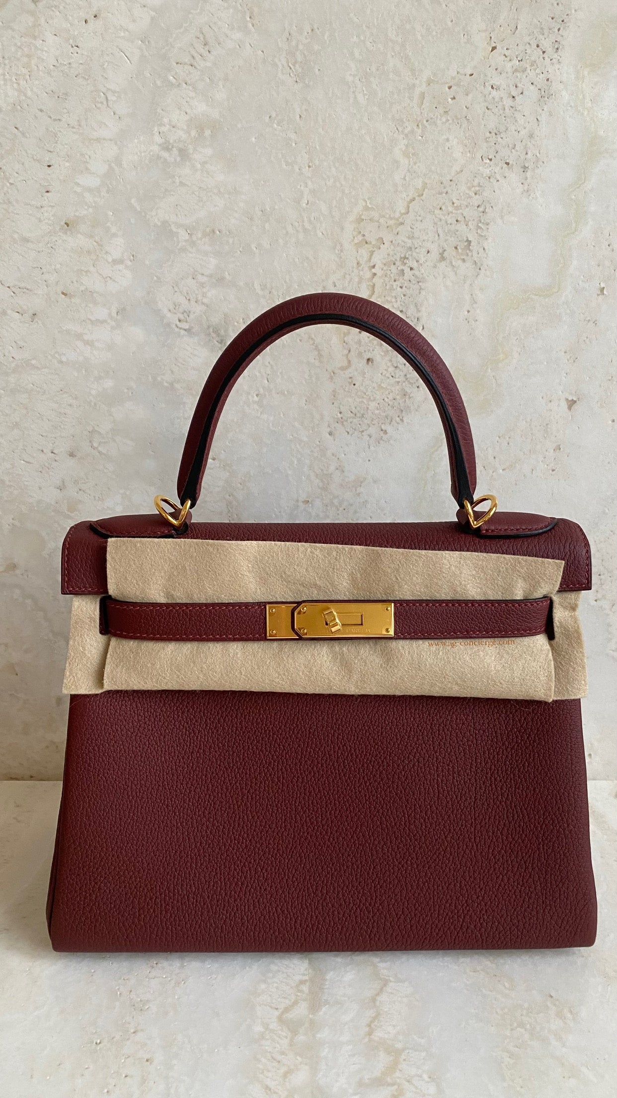 Hermès Kelly 28 – Rouge H Togo Leather with Gold Hardware