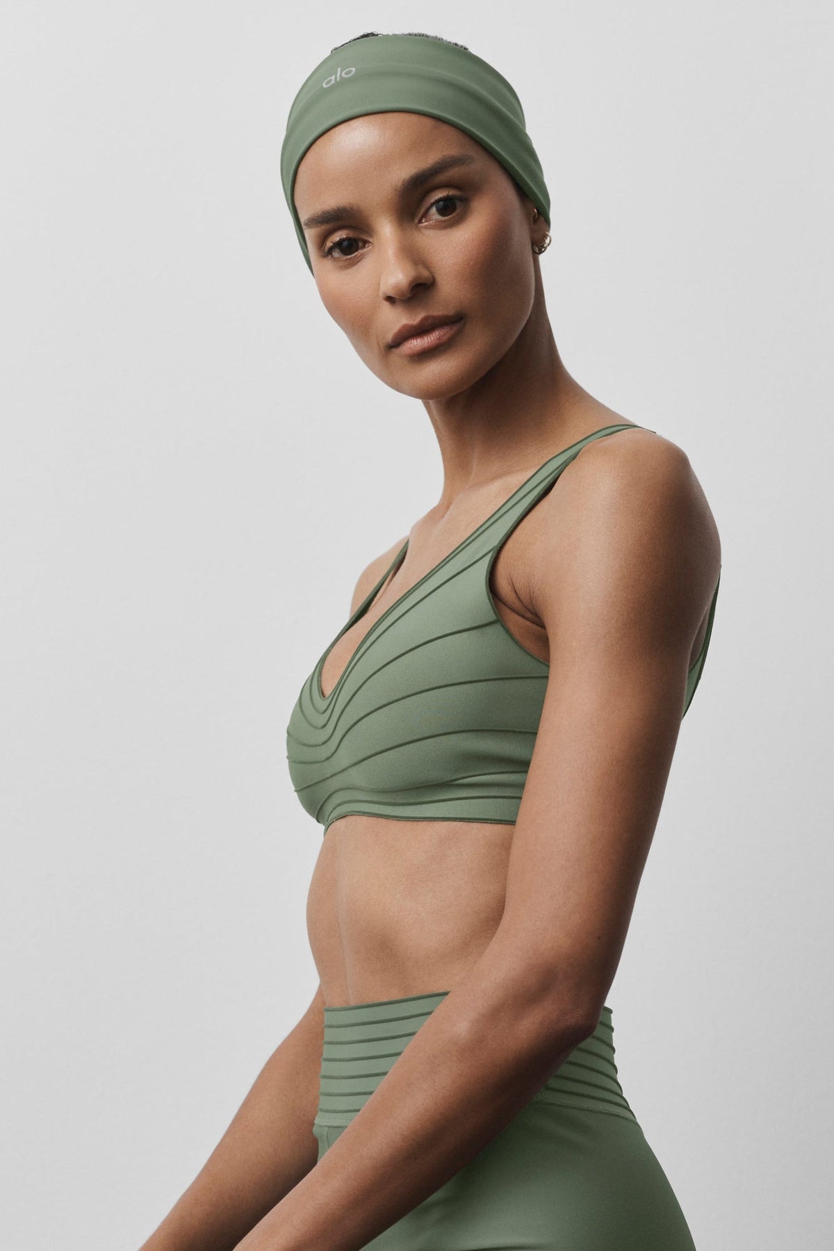 Alo Yoga Airlift Headband in Bamboo Green