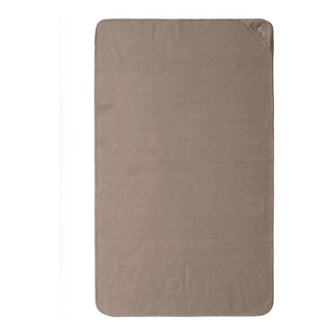 alo Performance No Sweat Hand Towel - Gravel by Alo Yoga